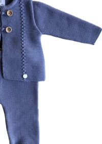 “conjuntos de punto de tricot originales cotton bebé”. “Ropa bonita de primera puesta”. “Ropita para los primeros meses”. “Ropa bebe”. “Cotton-bebe”. “ropa de punto”. "De venta en la tienda online de cotton-bebe". “pelele de punto bebé”. “chaquetón de bebé”. “Complementos de moda”. “Bebé molón” “color azul para bebé”. “conjunto de pantalón”. “conjunto azul de punto” “conjuntos de algodón”. “Cojuntos de bebé”. “Bebé molón”. “Ropita de bebé diferente”. “Trajes de recien nacido” Tejidos hipoalergénicos para bebés” “Cotton bebé”. “Cotton baby” . “Spanish Knitted baby clothes”. “Polainas”. “Peleles”. “Ranitas”.
